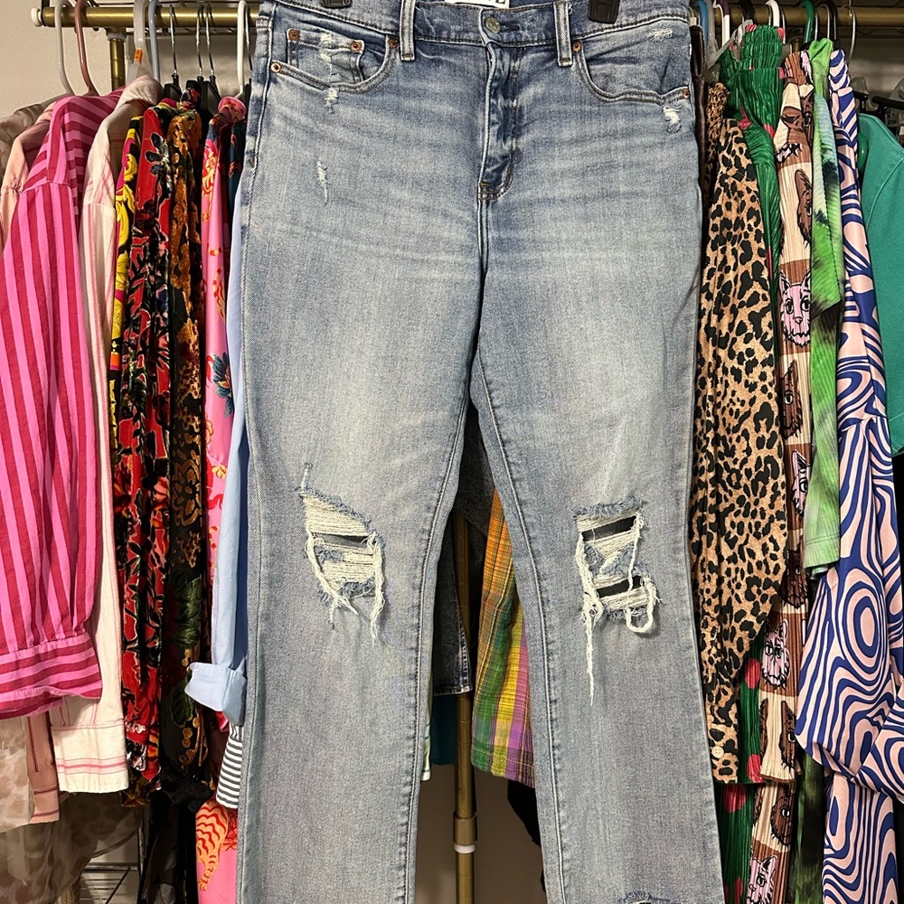Stylish Light Blue Distressed Ankle Jeans